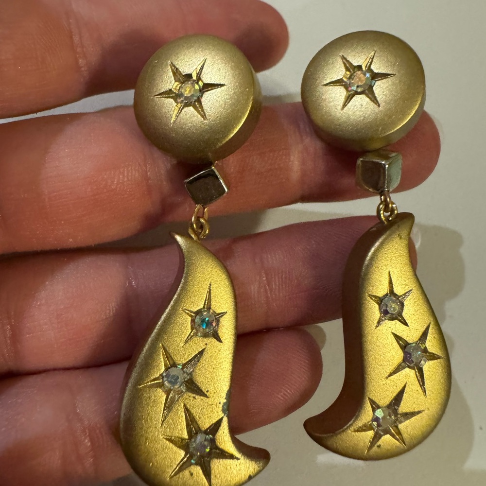 Vintage gold tone post earrings with Aurora Borealis style crystals - Picture 2 of 9